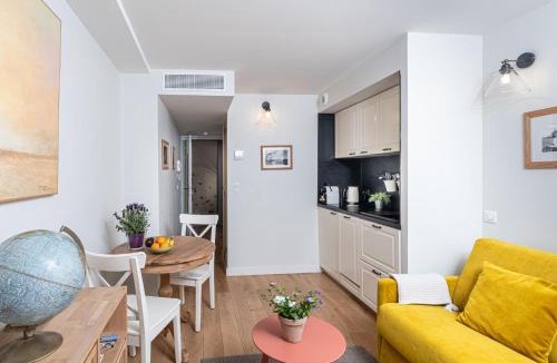 Antibes Old Town Apartment | Les Petits Volets Studio à 100m de la mer