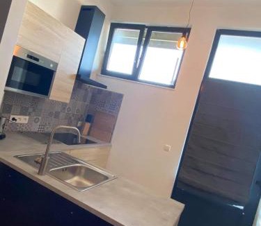 Froidchapelle Apartment | Les pieds dans l eau