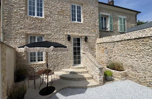 Pacy-sur-Eure Apartment | Les Pierres de Pacel - Appartement de charme - Patio privé