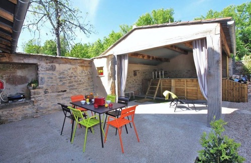 Varaire House | Les Pierres du Quercy: 6 berths and heated pool
