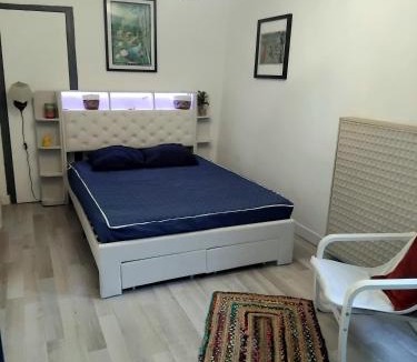 Bagard House | Les Pipistrelles