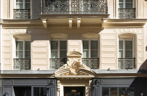 Quartier de Rochechouart Hotel | Les Plumes Hotel