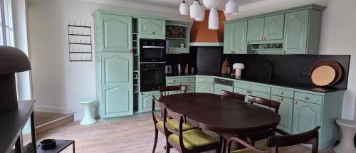 Fontenay-pres-Chablis House | Les Preuses, un Grand Cru de Chablis avec jacuzzi