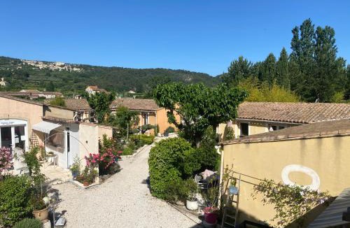 Crestet Bed & Breakfast | Les Romarins