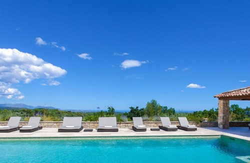 Le Rouret Villa | Les Romarins