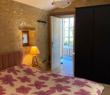 Sainte Croix de Beaumont House | Les Roses