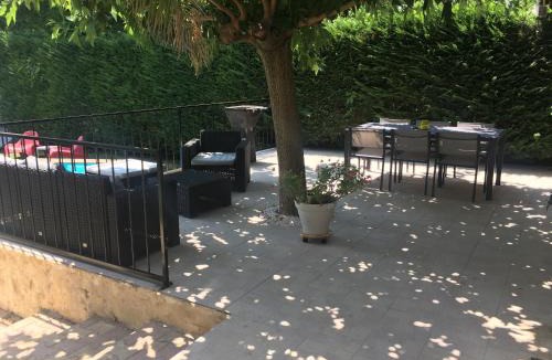 Lapalud House | Les Rosiers