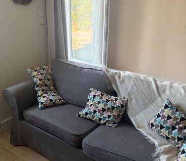 Baille House | Les Rosiers