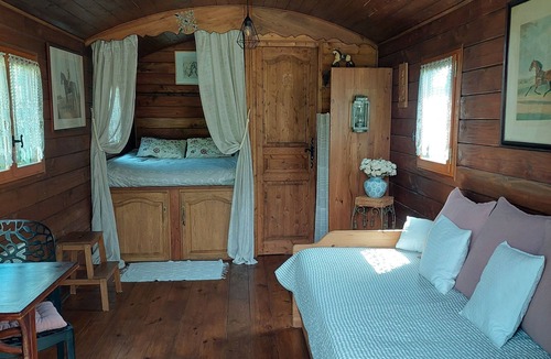 Brissarthe House | Les Roulottes de la Brauderie