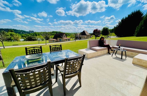 Hautefort Cottage | Les SOURCES "VIP Dyna" panoramic terrace, SPA, swimming pool, fishing pond.