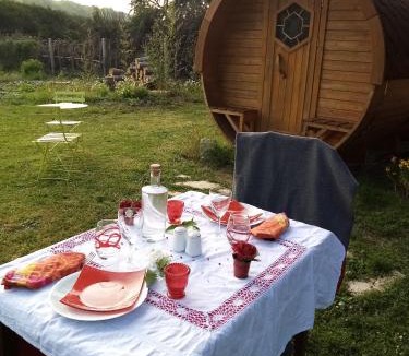 Neuilly Bed & Breakfast | LES TONNEAUX DE L'EURE LOGEMENT INSOLITE