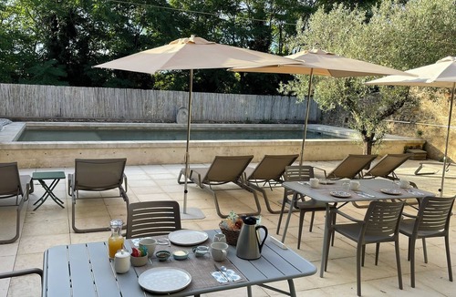 Saint-Paulet-de-Caisson RV Rental | Les Yourtes de Provence