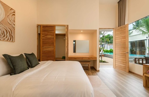 Si Sunthon Hotel | Lespalm Taraburi Pool Villa