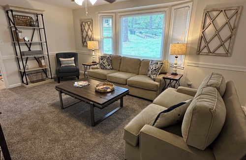 Augusta House | Less than 3 miles to the Augusta National! Close to Medical District, too!
