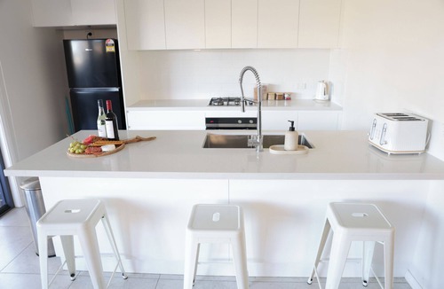Shell Cove House | Less than 5min drive to the beach, fishing, snorkelling, restaurants, shop etc