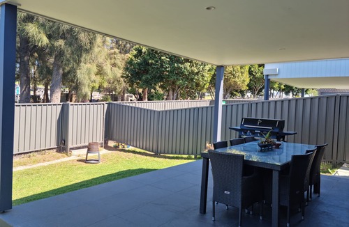 Shell Cove House | Less than 5min drive to the beach, fishing, snorkelling, restaurants, shop etc