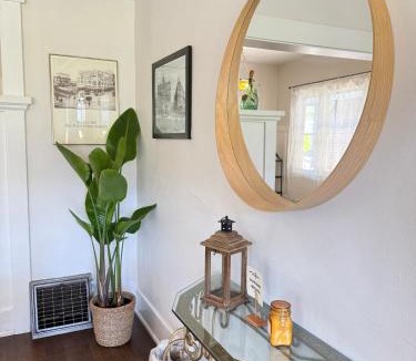 University District House | Less than 8 min to UW, Comfort & Quiet University Retreat