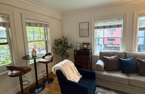 Belltown Apartment | Let's Get Cozy In Seattle!