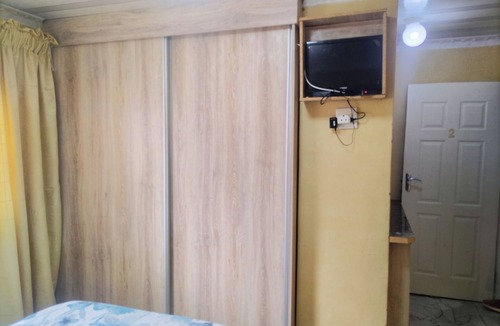 Phuthaditjhaba Bed & Breakfast | Lethabo Mountain View Guest House Cheap