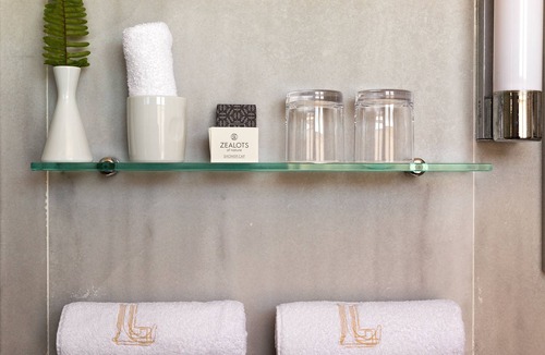 idhra Hotel | Leto Hotel