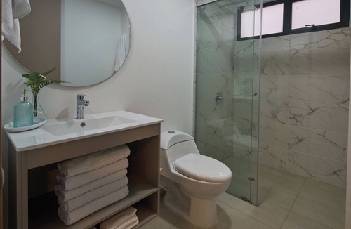 Financial District Apartment | letoH 64
