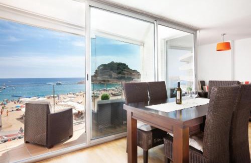 Tossa de Mar Apartment | Lets Holidays AMAZING FRONT SEA VIEWS APARTMENT