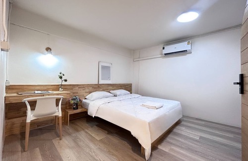 Si Yaek Maha Nak Hotel | Letter Better Home