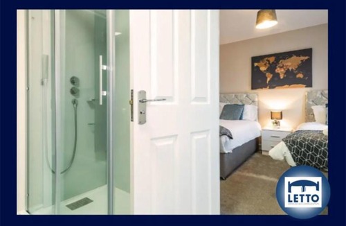 Peterborough Apartment | Letto Serviced Accommodation -Sleeps 7 - PE7 - FREE Parking