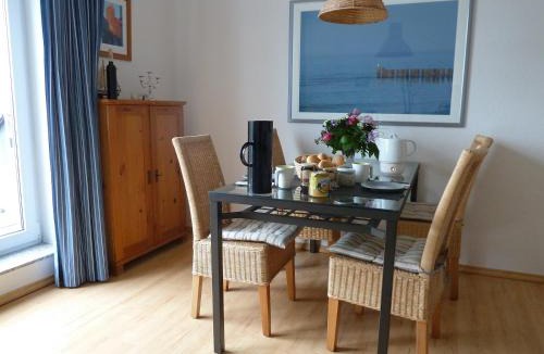 Ostseebad Kuhlungsborn Apartment | Leuchtturmblick Villa Silva mit Fahrradkellerstellfläche