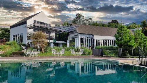 Cilobak Hotel | Leuweung Geledegan Ecoldge