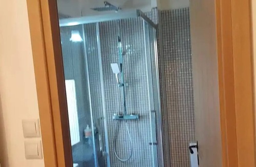 Zarouhla Apartment | LevanderAroania suites
