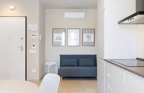 Santa Flavia Apartment | 'Levante' Apartment with Balcony, Wi-Fi and Air Conditioning