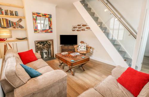 Cowes House | Levante