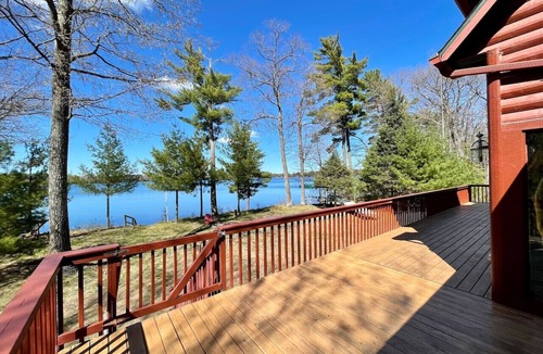 Hayward Cabin | Level Frontage,Close to the boat Launch!