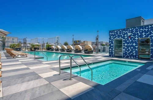 Downtown Long Beach Apartment | Level Long Beach- Stunning Two Bedroom Suite