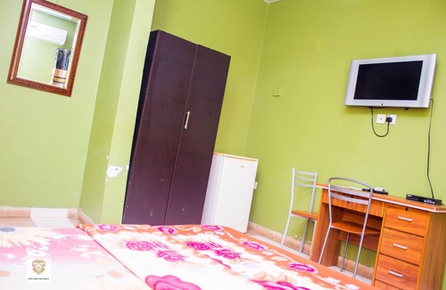 Nungua Central Cabin | Lexis Lodge