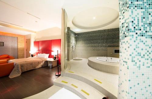 East District Hotel | LI-GIN Motel