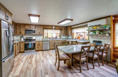 Libby House | Libby Home w/Mountain Views, Gazebo & Fire Pit!