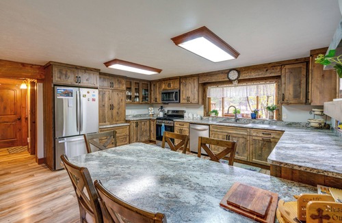 Libby Cottage | Libby Home w/Mountain Views, Gazebo & Fire Pit!