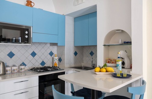 Maiori Apartment | Libeccio - flat with terrace & sea view, perfect for up to 3 guests