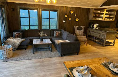 B House | Libehi Panorama