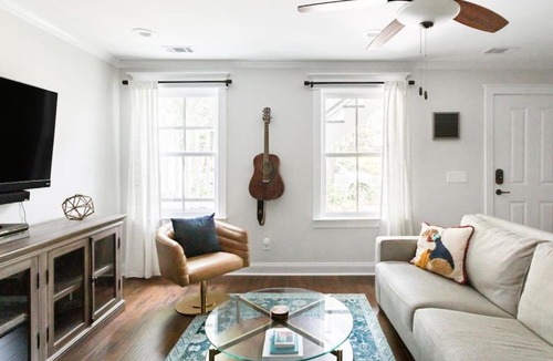 Historic District - North Apartment | Liberty Garden
