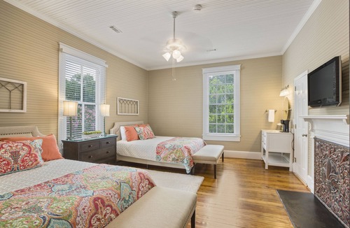 Pendleton Bed & Breakfast | Liberty Hall Bed and Breakfast