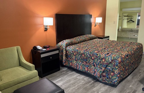 Collins Hotel | Liberty Inn