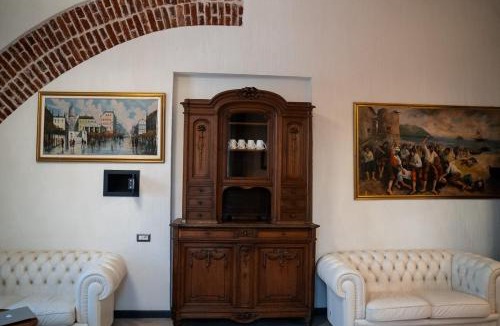 Old City Apartment | Liberty Square View Heritage Refined Flat