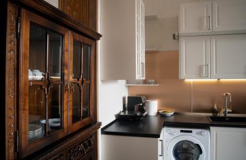 Old City Apartment | Liberty Square View Ultra Central Flat