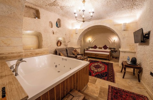 Ortahisar Hotel | Library Cave Hotel