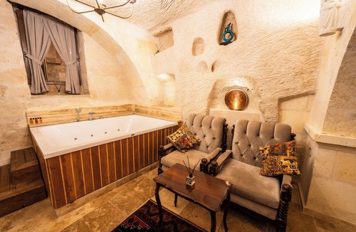 Ortahisar Hotel | Library Cave Hotel