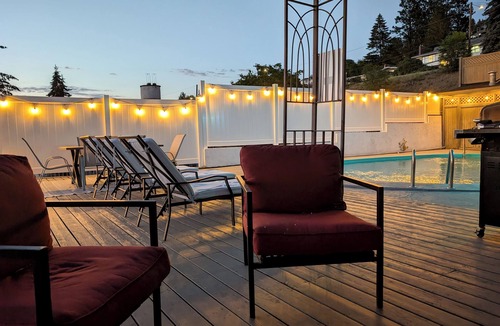 Toovey Heights House | Licensed Private Pool Sunset Views 15 min to Downtown