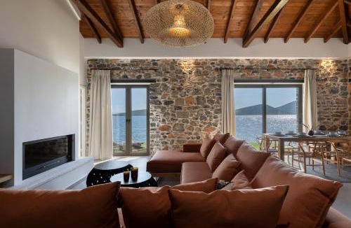 Sourpi House | Lichnos Luxury Suites